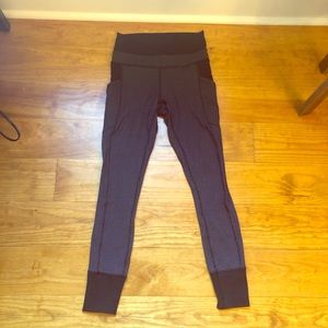 Lululemon leggings size 4 geometric dot